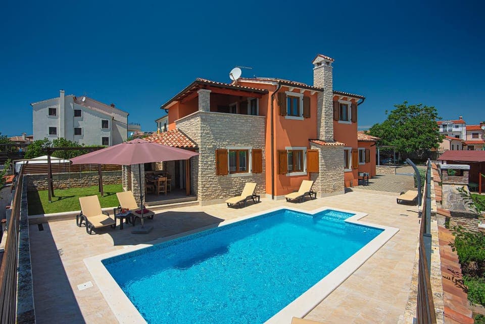 Property building, Swimming pool