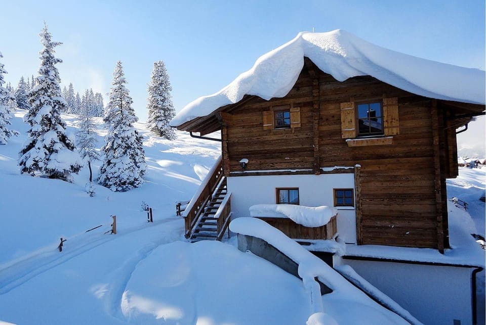 Property building, Facade/entrance, Natural landscape, Winter, Mountain view