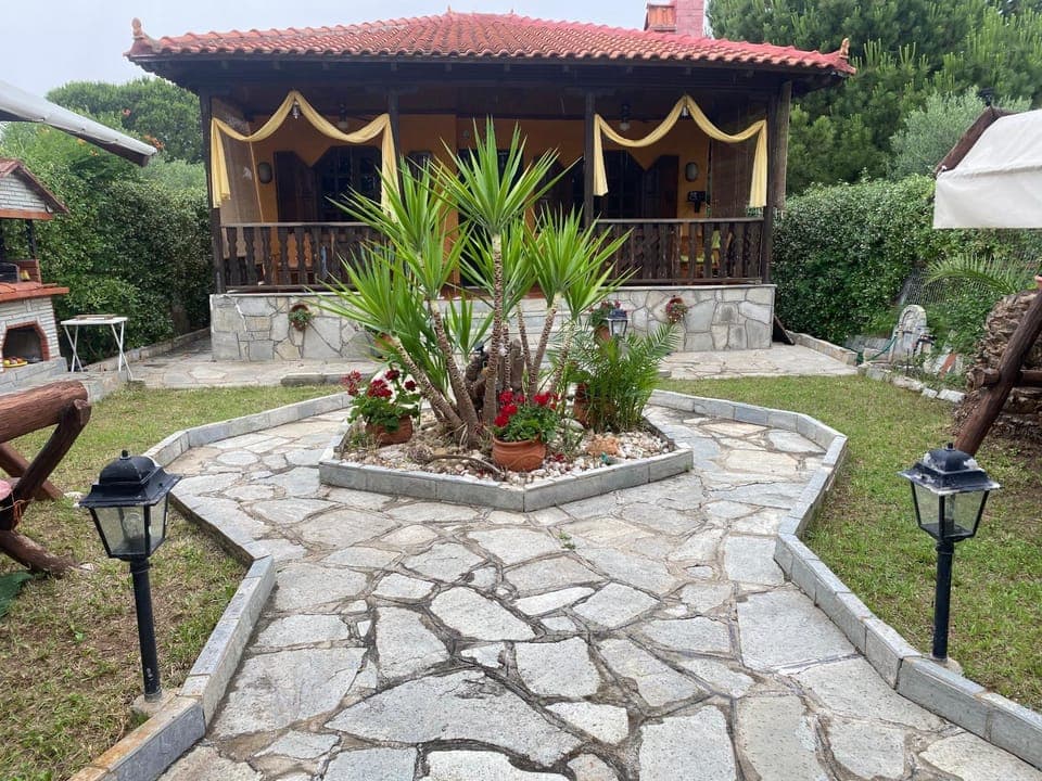 Property building, Patio, Garden, Garden view