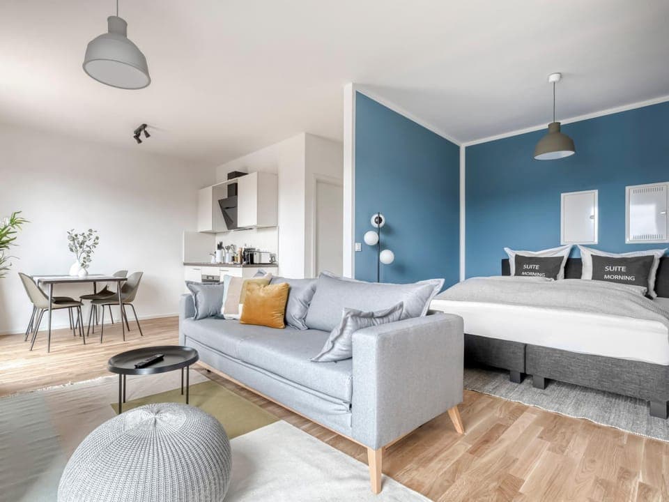 Bed, Photo of the whole room, Seating area