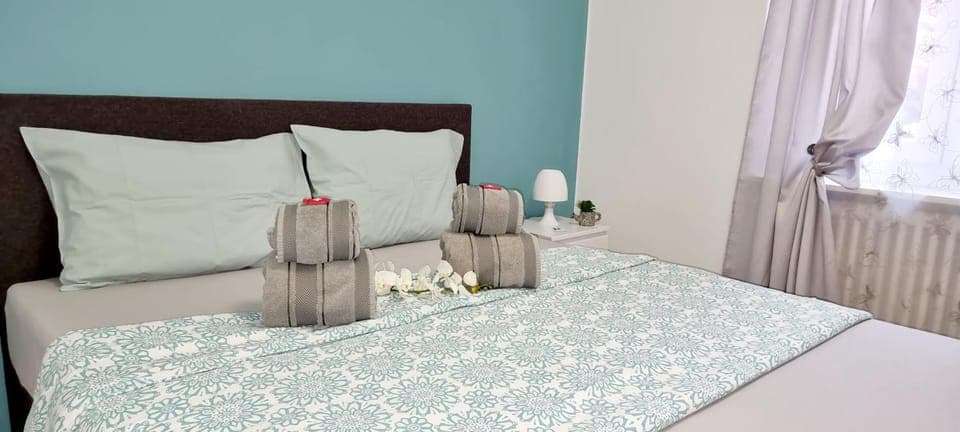 Bed, Photo of the whole room