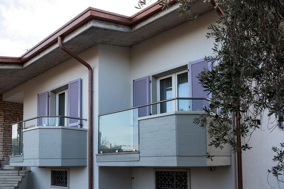 Property building, Facade/entrance, Balcony/Terrace