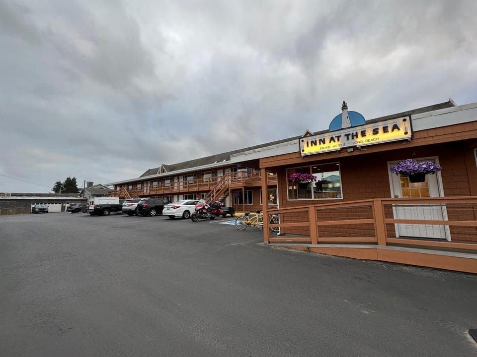 Property building, Day, Parking