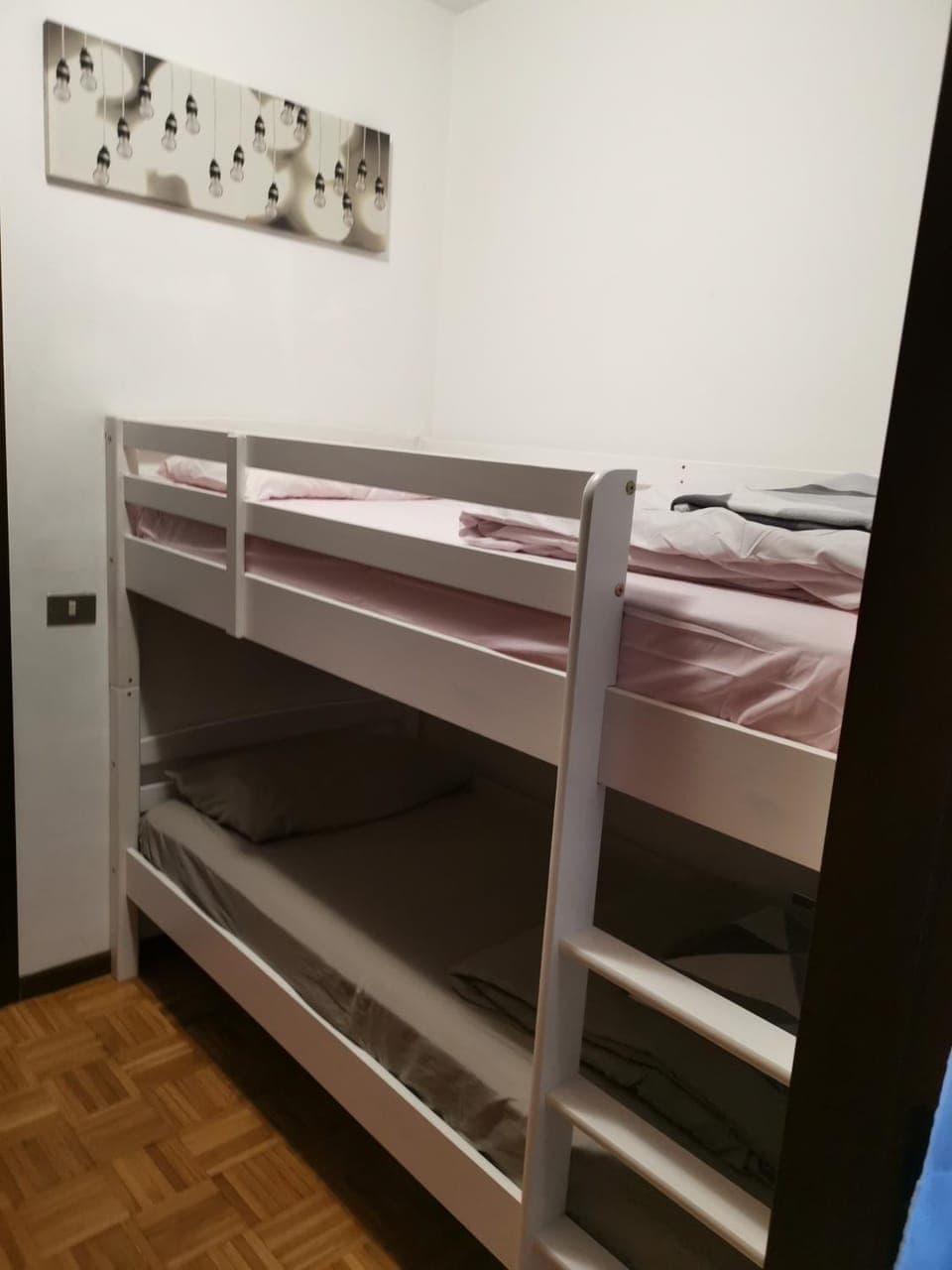 Bedroom, bunk bed