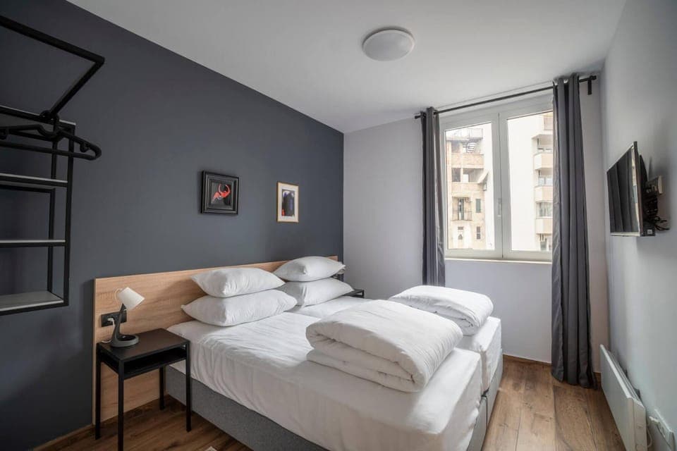 Bed, Photo of the whole room, Bedroom