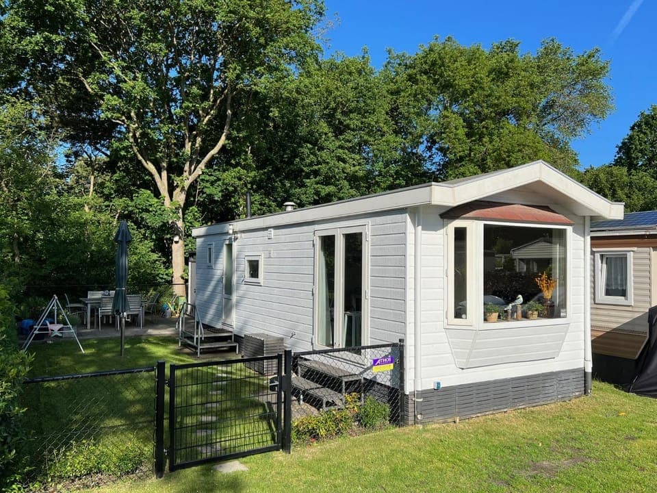 Property building, Facade/entrance, Off site