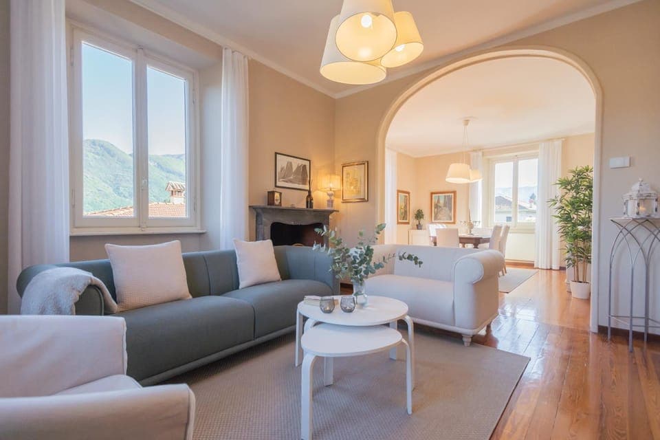 TV and multimedia, Living room, Seating area