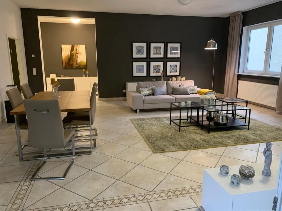 Living room, Dining area