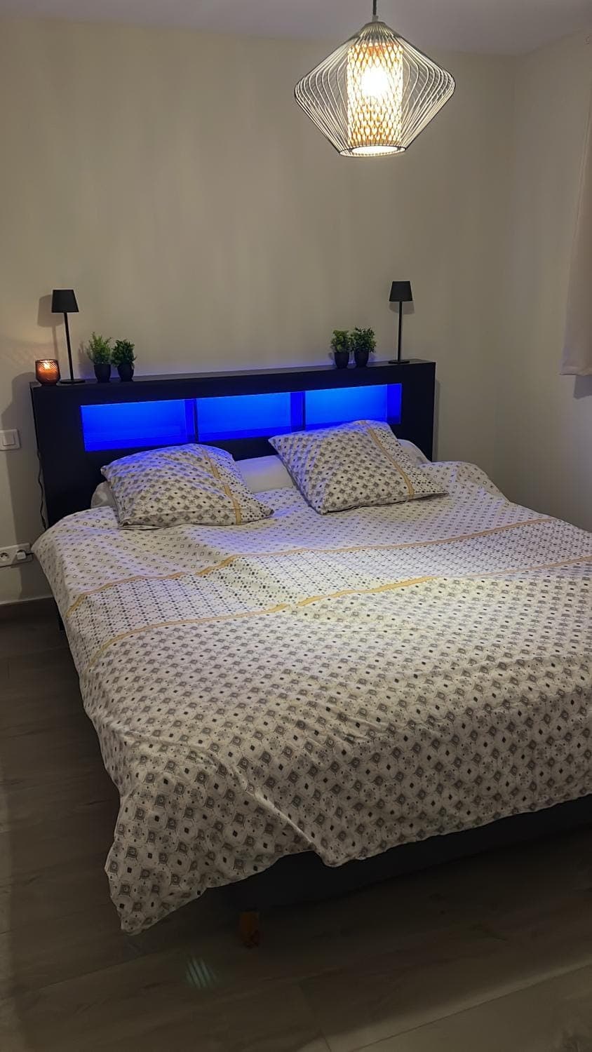 Bed, Photo of the whole room, Bedroom