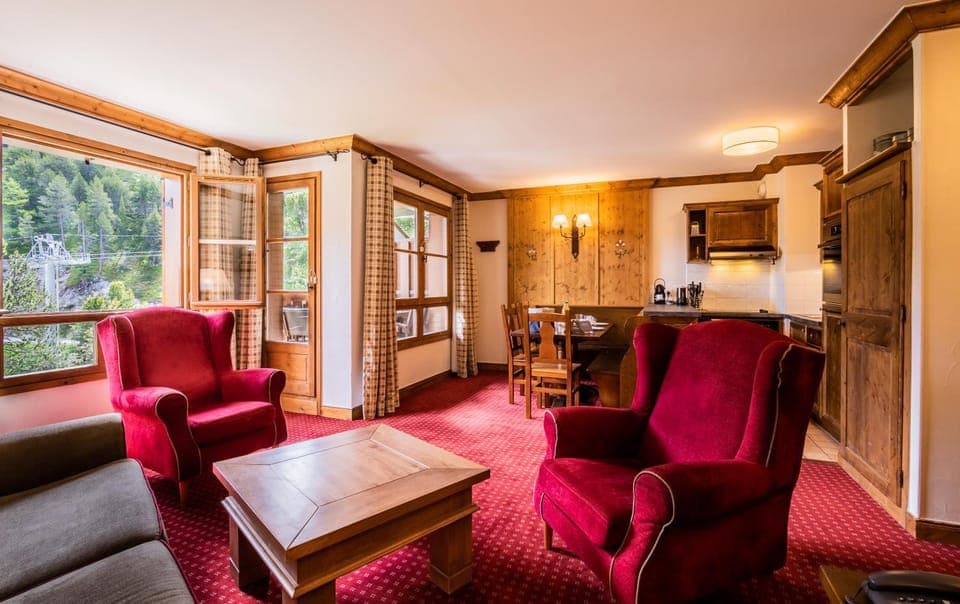 Living room, Seating area