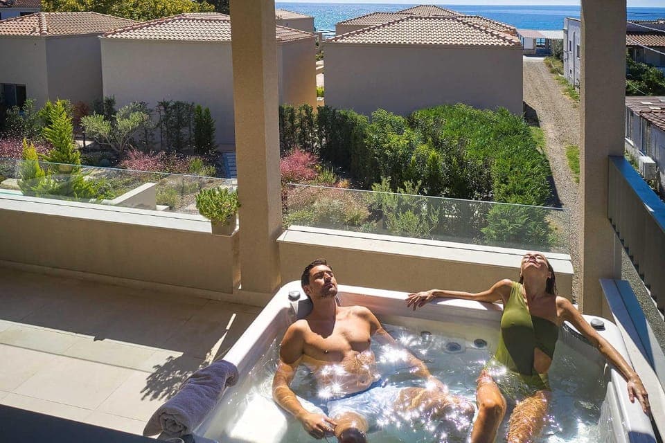 Day, People, Hot Tub, Hot Tub, View (from property/room), Balcony/Terrace, Balcony/Terrace, Guests