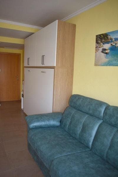 Bed, Seating area