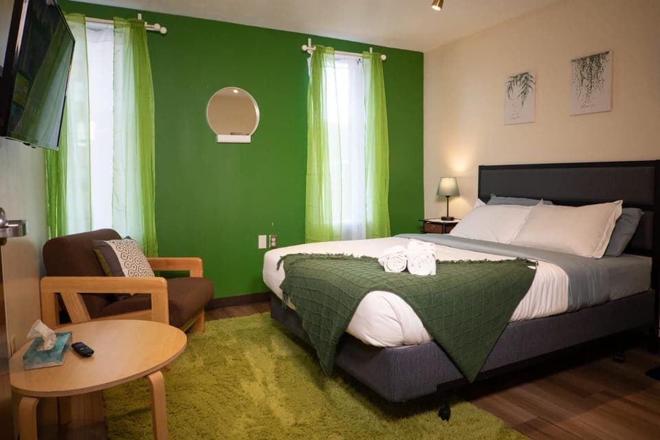 Communal lounge/ TV room, Bed, TV and multimedia, Photo of the whole room, Bedroom, towels