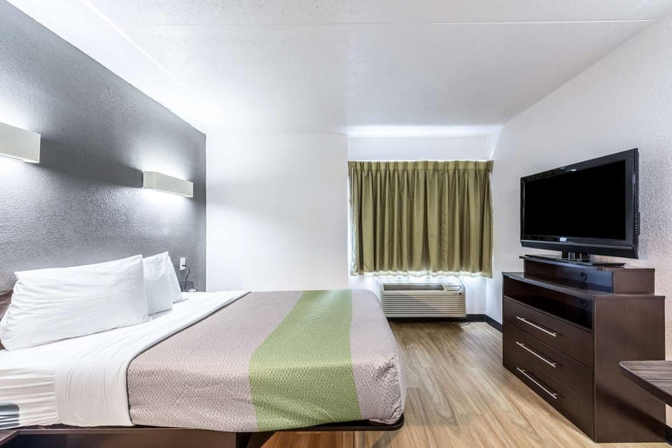 Photo of the whole room, On site