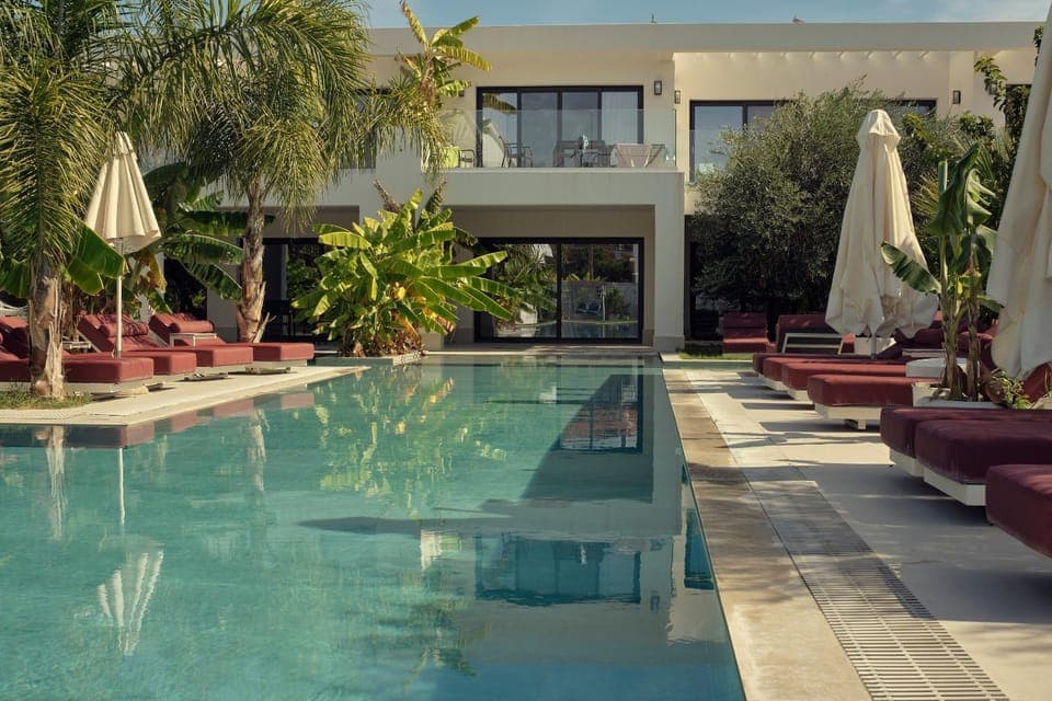 Property building, Swimming pool