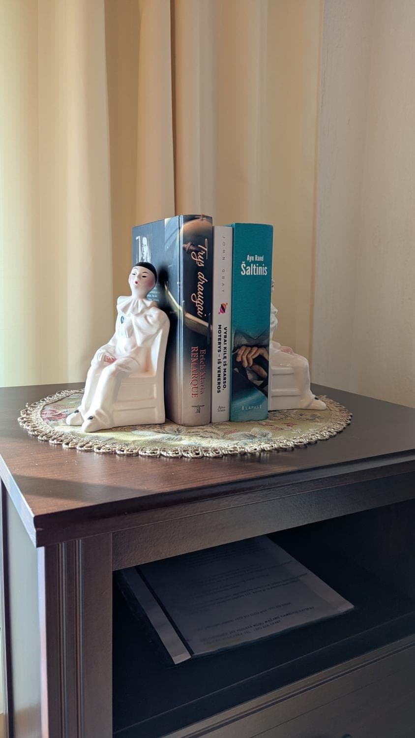 Library, Seating area