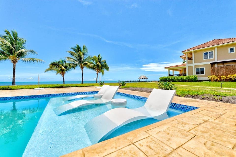 Beach, Swimming pool, sunbed