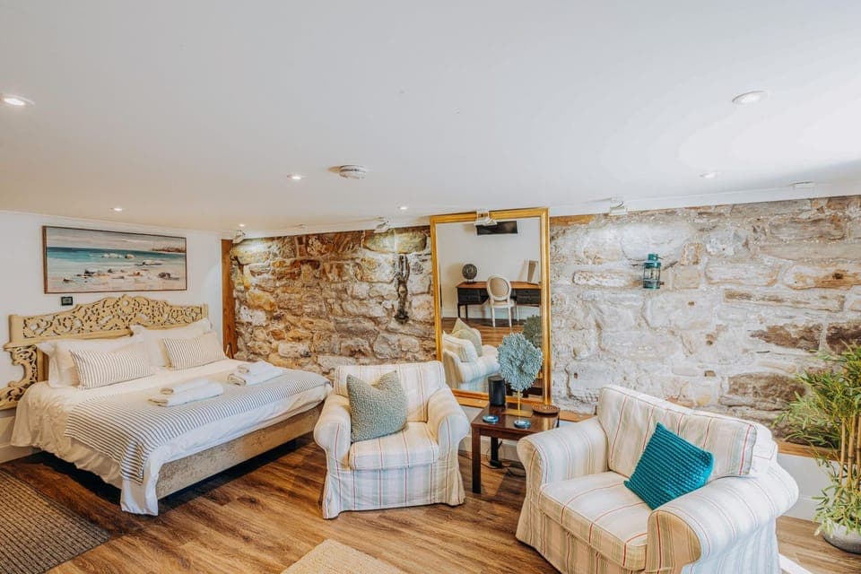 Living room, Bedroom