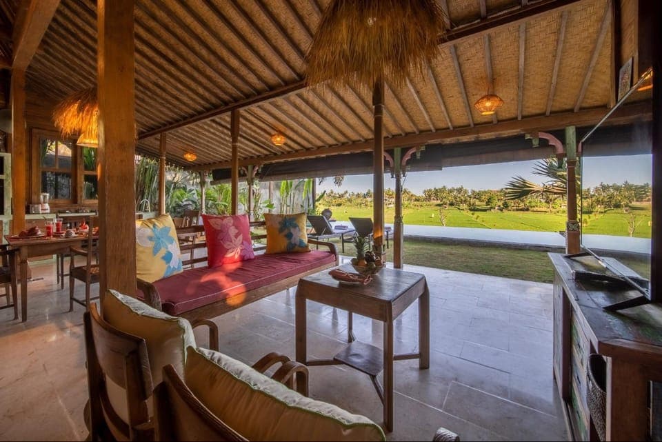 Communal lounge/ TV room, Living room