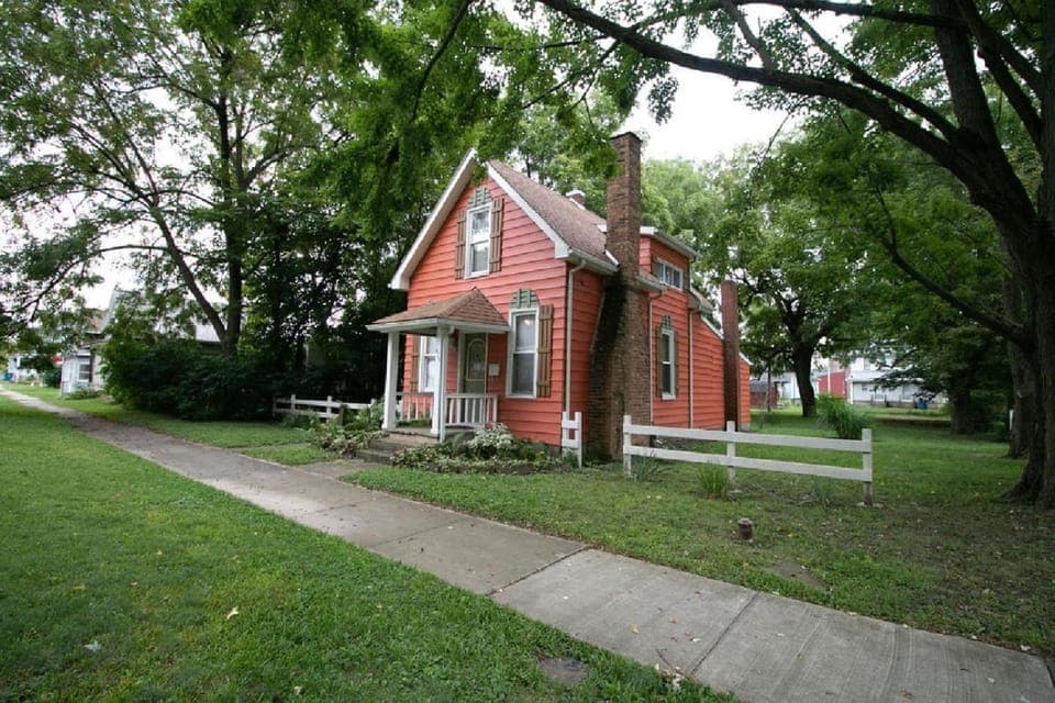 Property building, Spring, Neighbourhood, Street view
