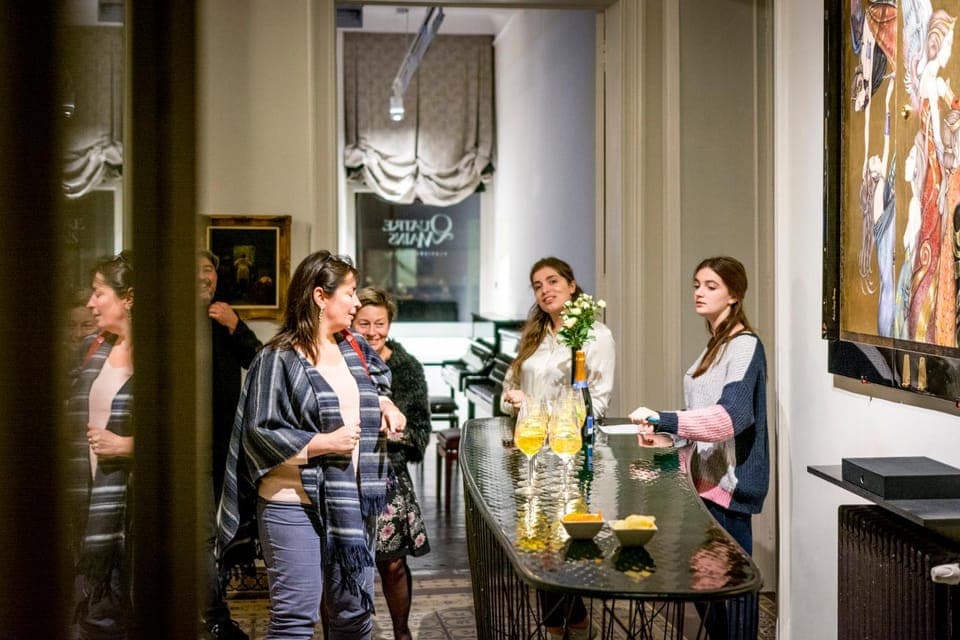 Lobby or reception, Evening entertainment