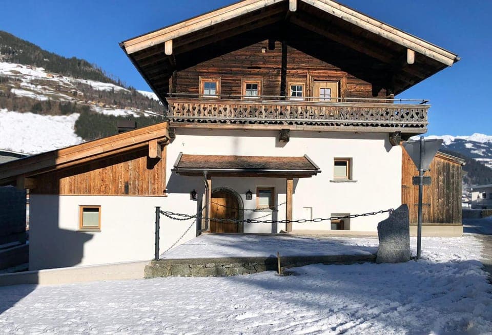 Property building, Facade/entrance