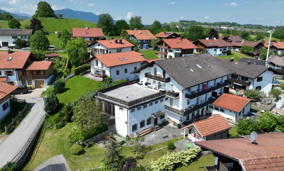 Property building, Neighbourhood