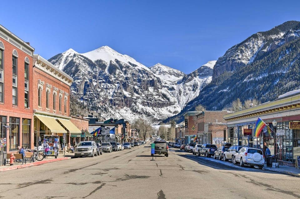 Bright Downtown Telluride Condo - Steps to Lift! House in Telluride