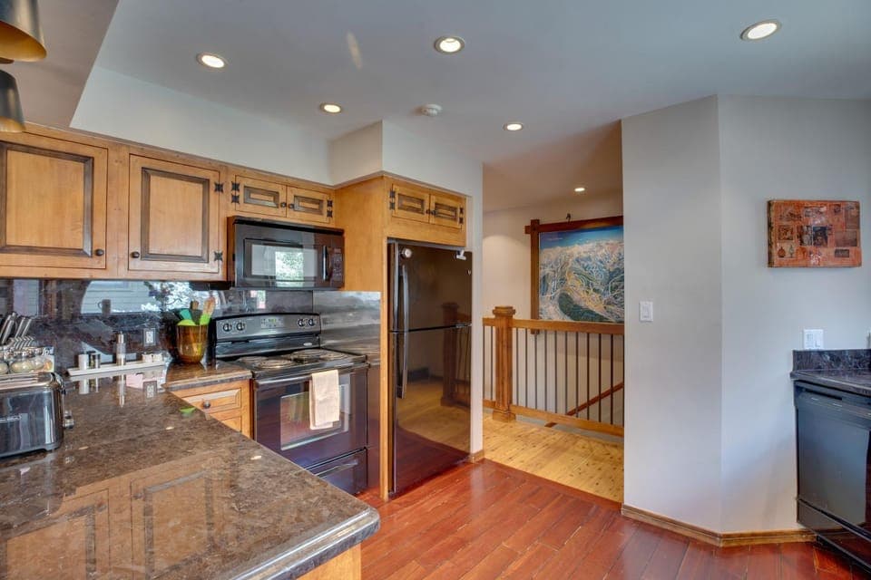 Bright Downtown Telluride Condo - Steps to Lift! House in Telluride
