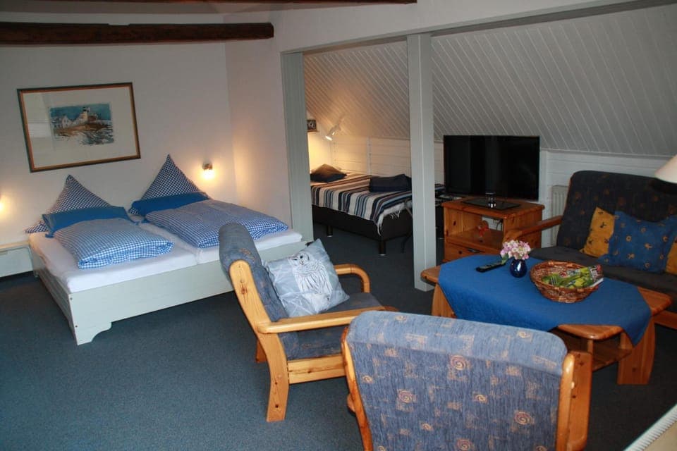 FeWo Erle - Ulenhoef Apartment in Prerow