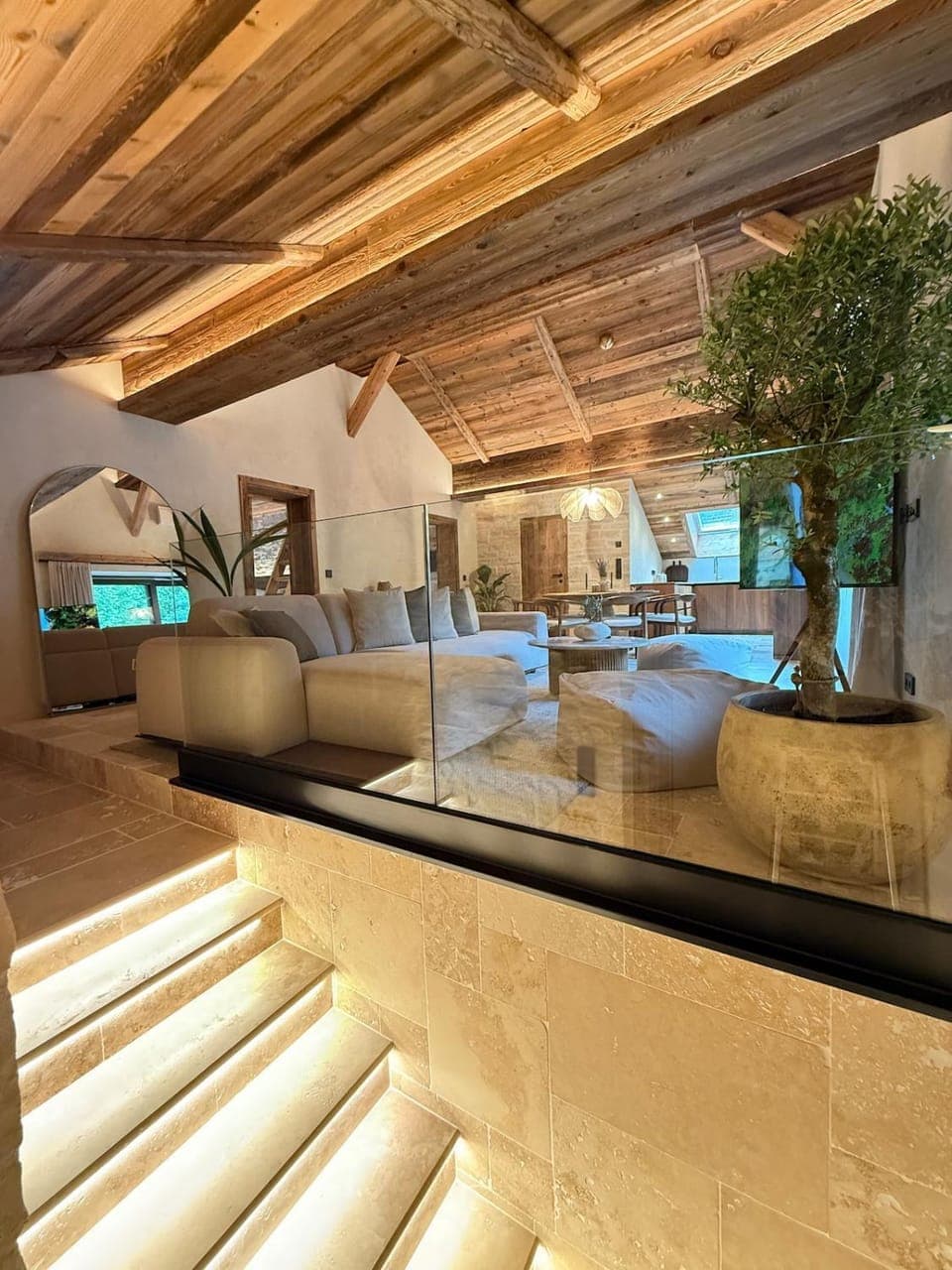 Natural landscape, TV and multimedia, Living room, Seating area, Dining area, Landmark view, Mountain view, air conditioner