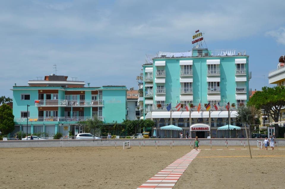 Property building, Facade/entrance, Beach, Family