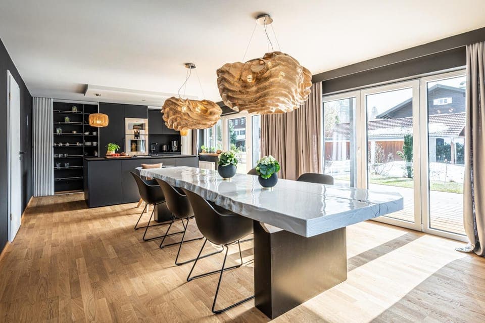 Seating area, Dining area, stove, kitchen