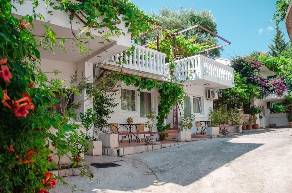 Property building, Facade/entrance, Floor plan