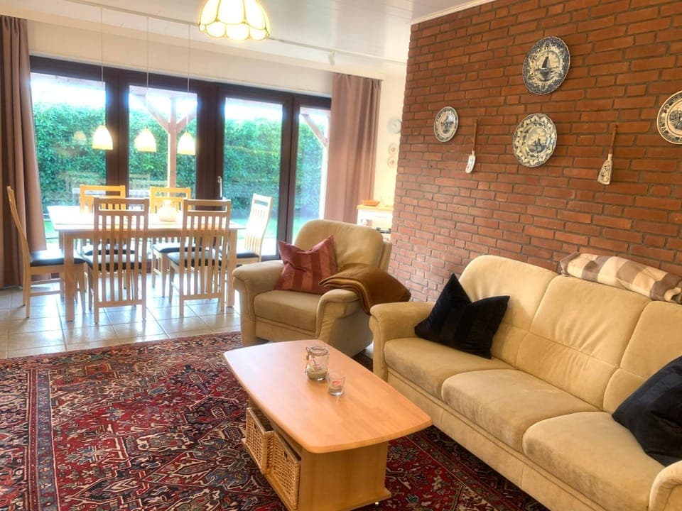 Living room, Seating area, Dining area