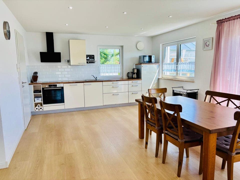 Kitchen or kitchenette, Dining area, dishwasher, oven, stove