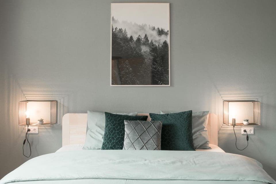 Photo of the whole room, Bedroom