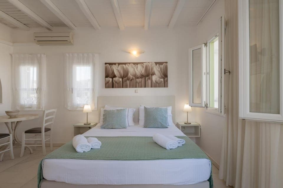 Bed, Photo of the whole room