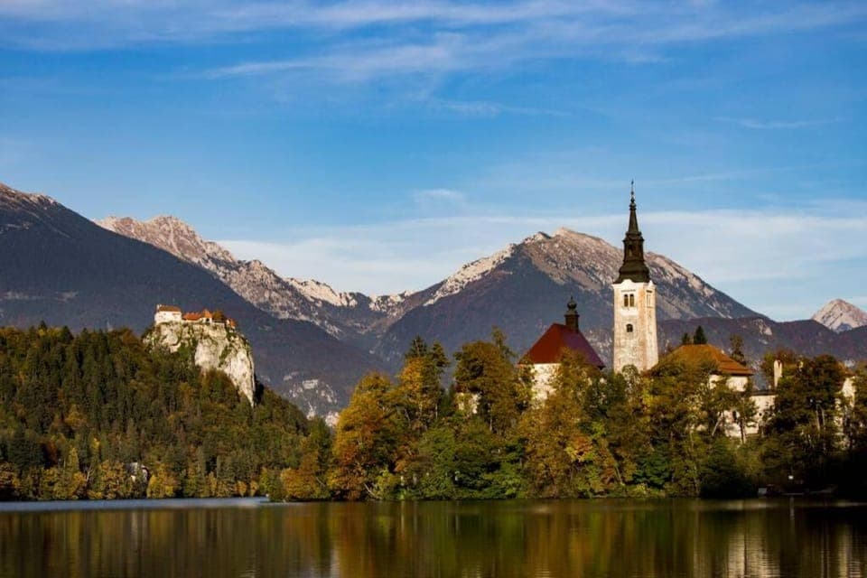 Neighbourhood, Natural landscape