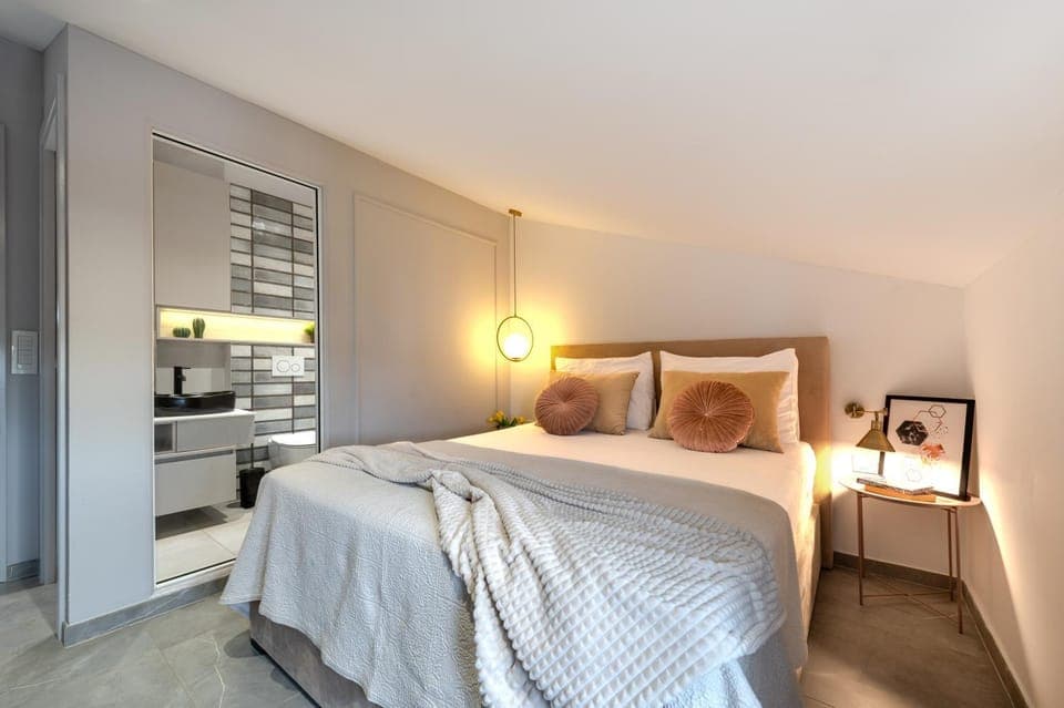 Bathroom, Bedroom
