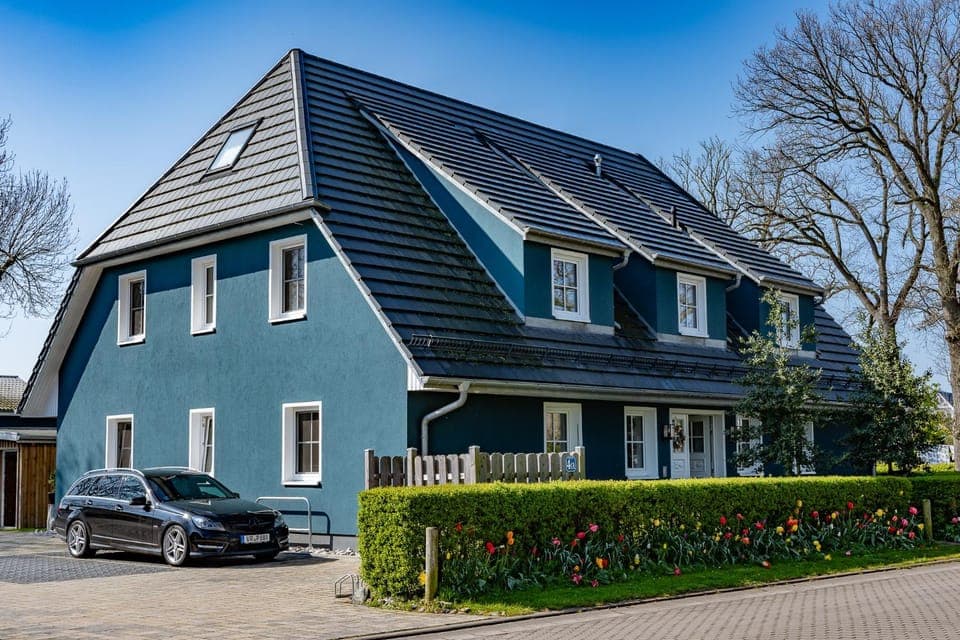 Property building, Day, Street view, Parking