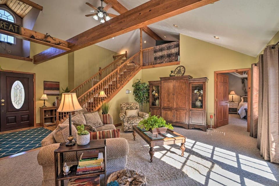 Private Family Home w/ Deck, Porch + Forest Views! House in Deep Creek Lake