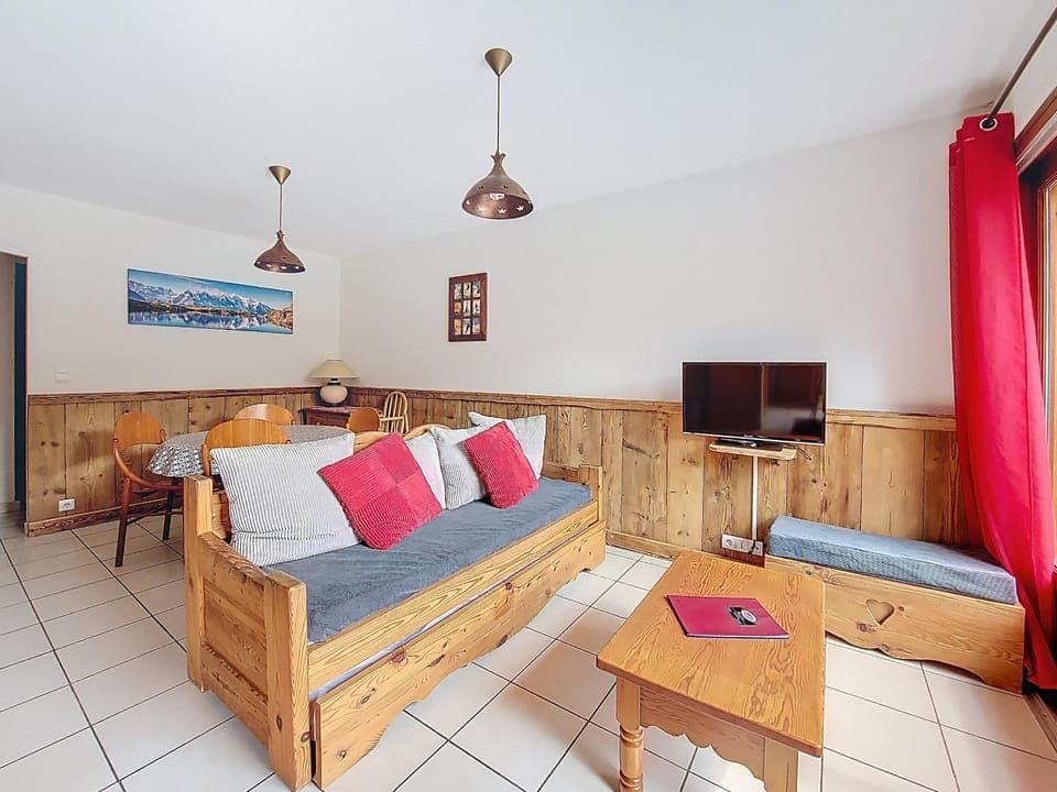 Communal lounge/ TV room, Living room