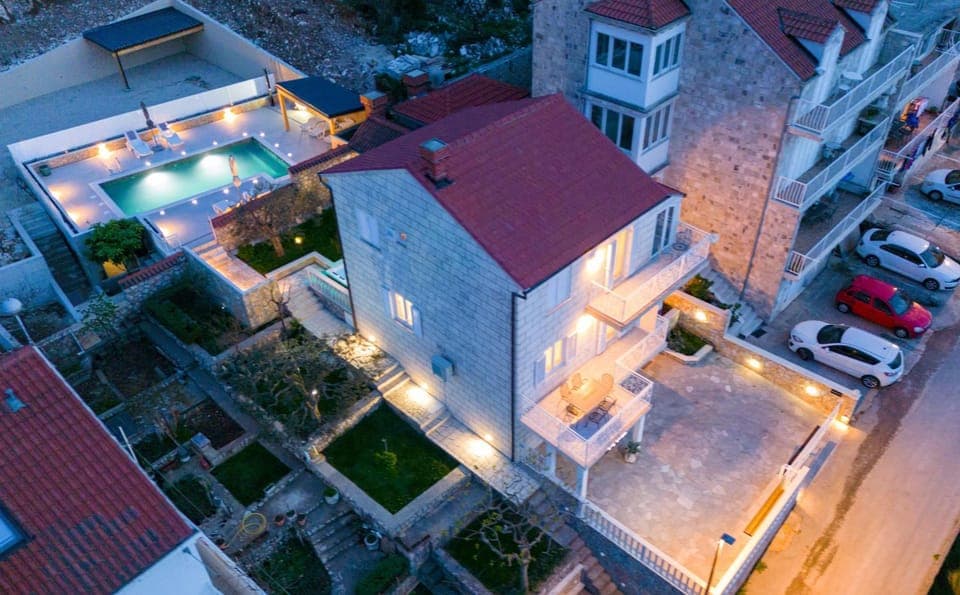 Property building, Swimming pool