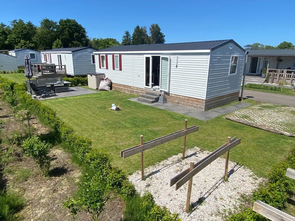 Property building, Day, Garden, Garden view