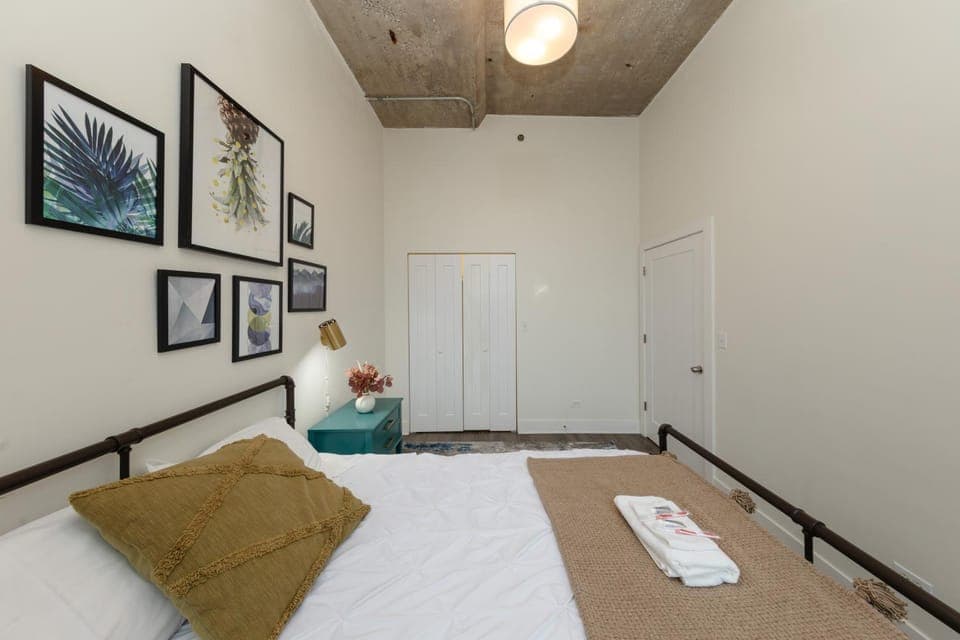 Bed, Photo of the whole room, Bedroom, towels, wardrobe