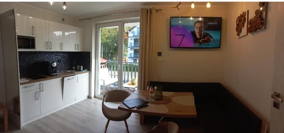 Communal lounge/ TV room, Kitchen or kitchenette, Dining area, Evening entertainment, minibar, oven