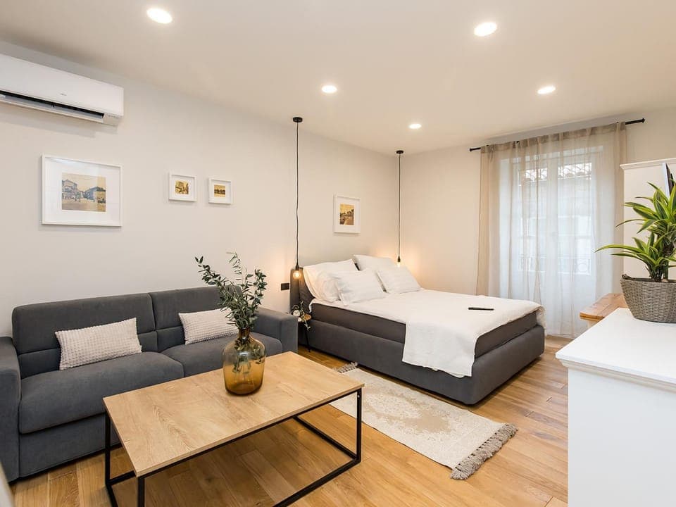 Photo of the whole room