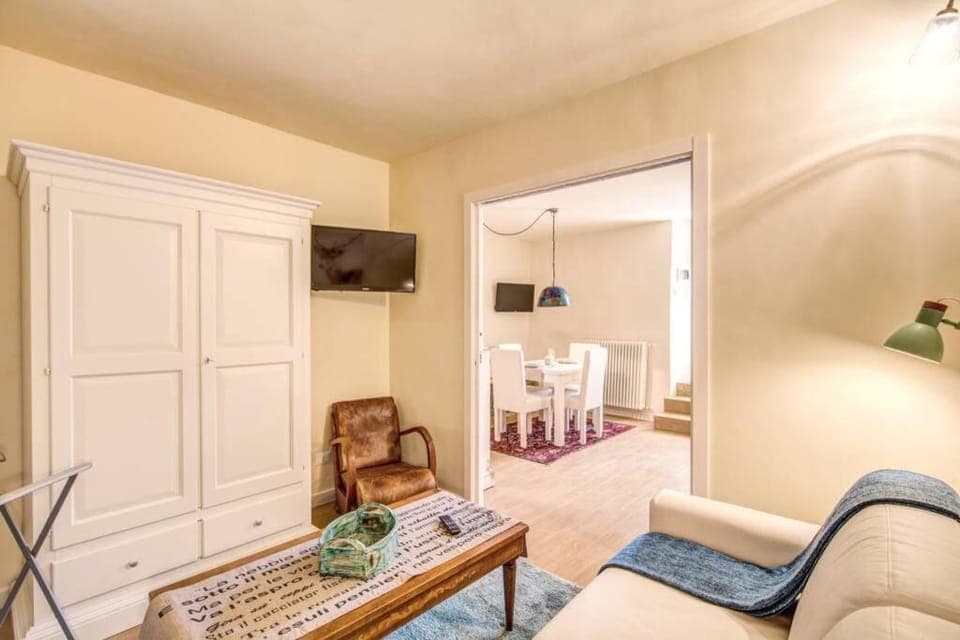 Living room, Bedroom, Guests