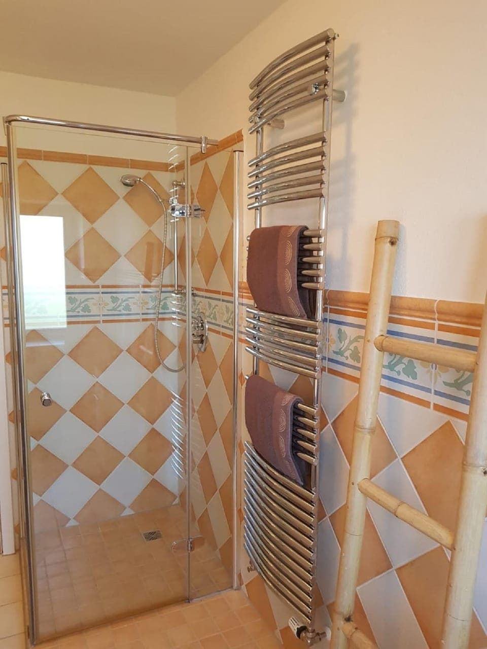 Shower, Bathroom, towels